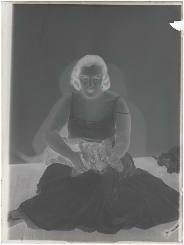 Madame Dose et un lionceau