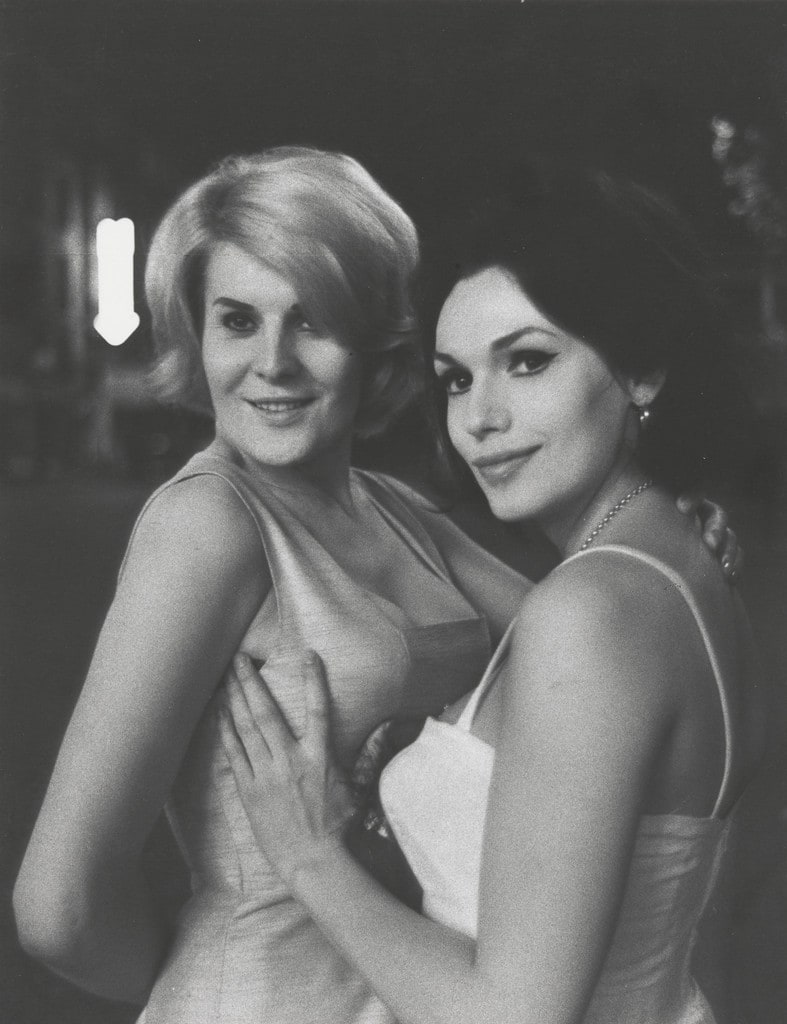 Paris, Gina-Eva