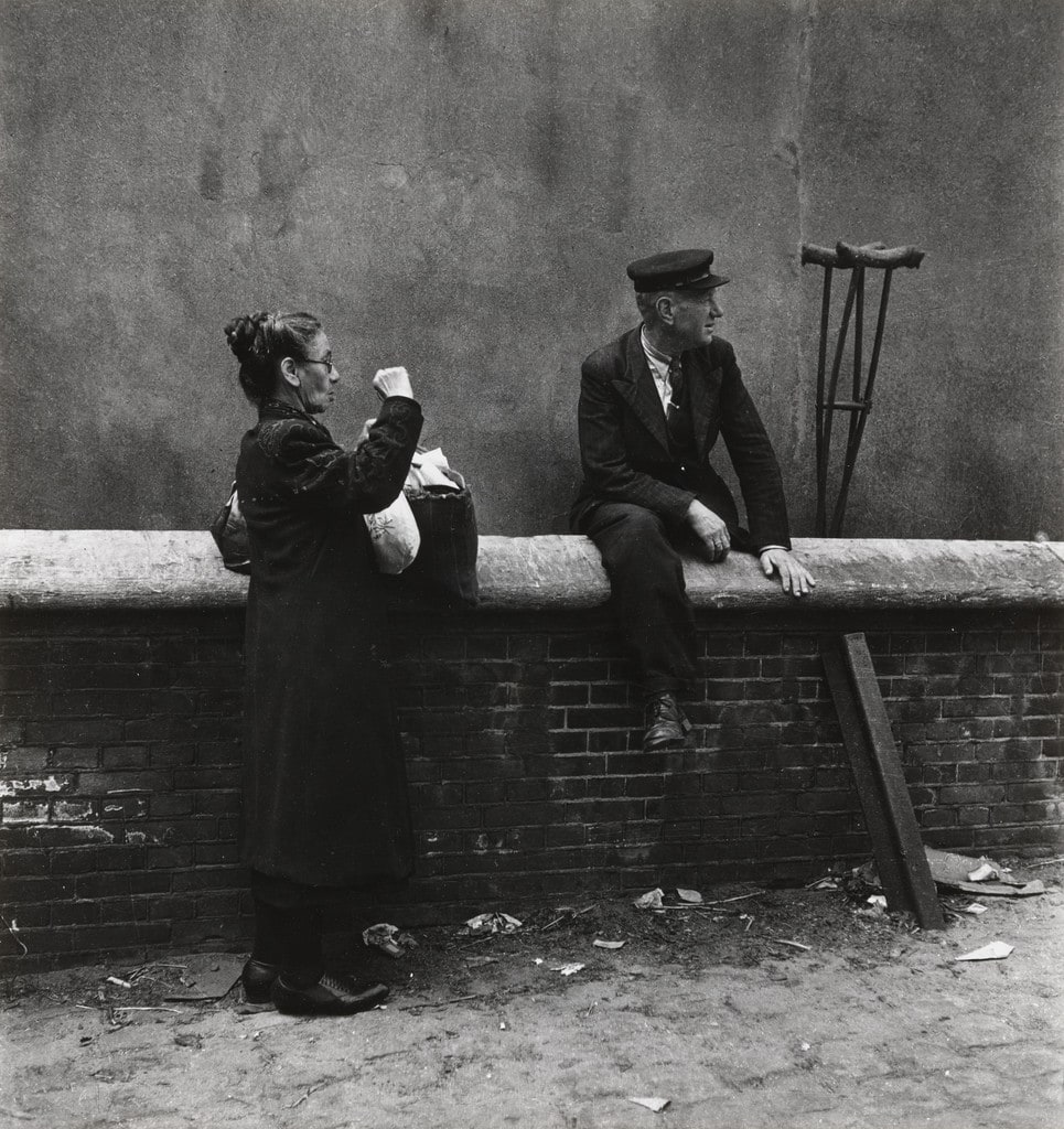 Amsterdam, onlookers watching the repatriation
