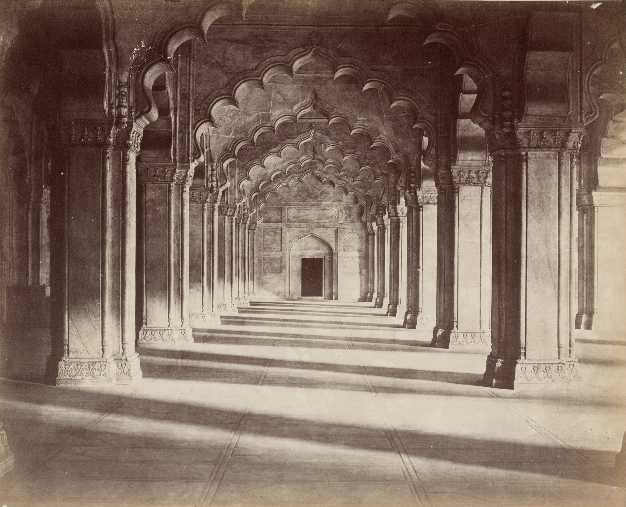 Colonnade in the Pearl Mosque, Agra