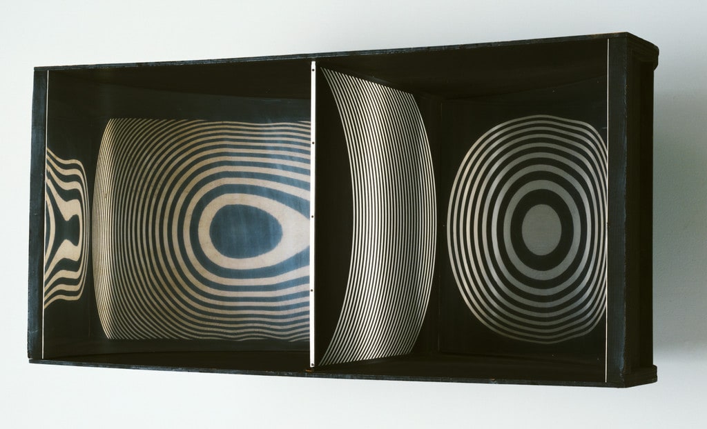 Instability through Movement of the Spectator