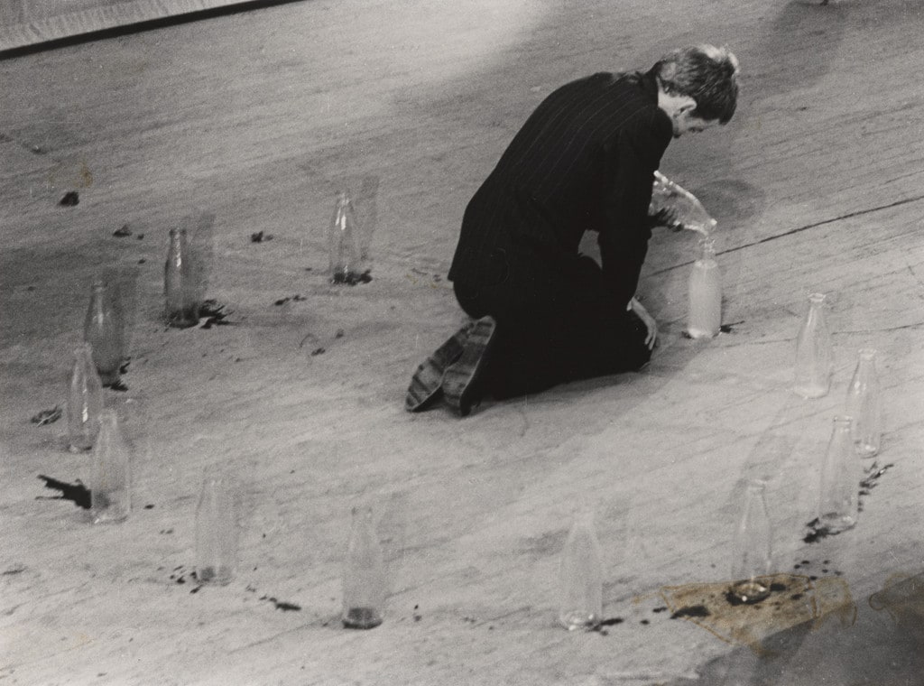 Zyklus for Water-Pails (1962), performed during Internationaal Programma Nieuwste Muziek, Nieuwste Theater, Nieuwste Literatuur, De Kleine Komedie, Amsterdam, December 18, 1963
