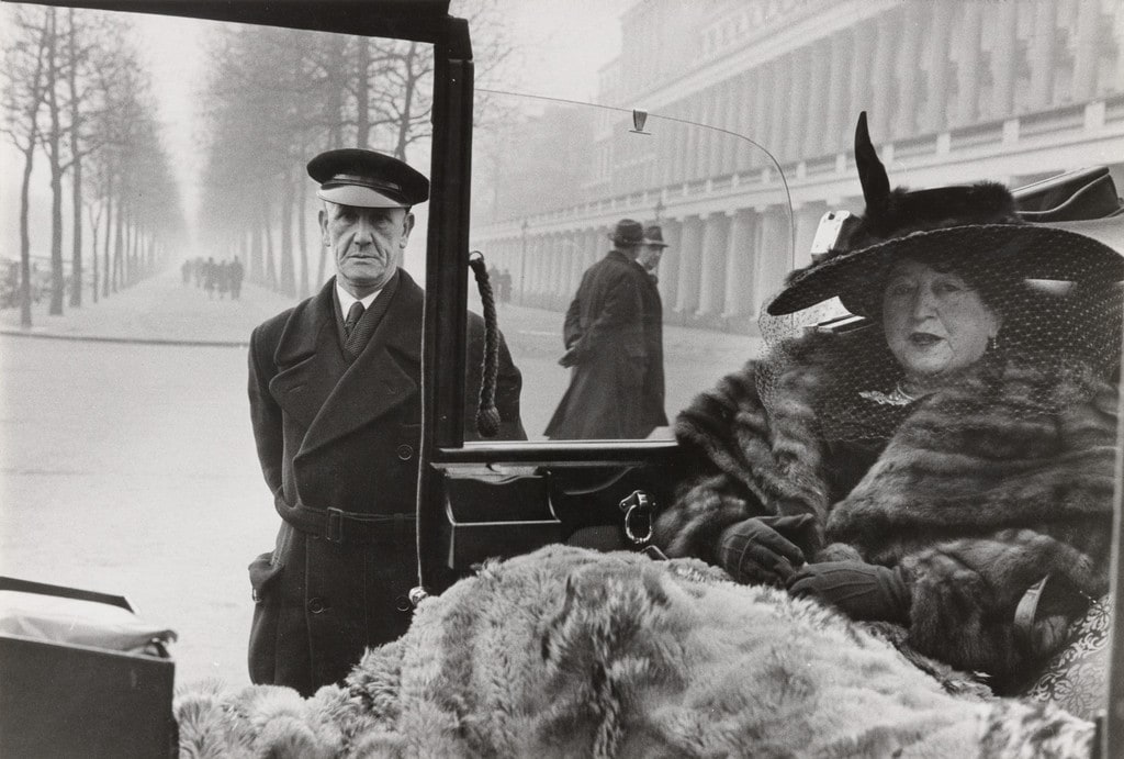 Mrs. Eveleigh Nash with her Chauffeur at Buckingham Palace Mall