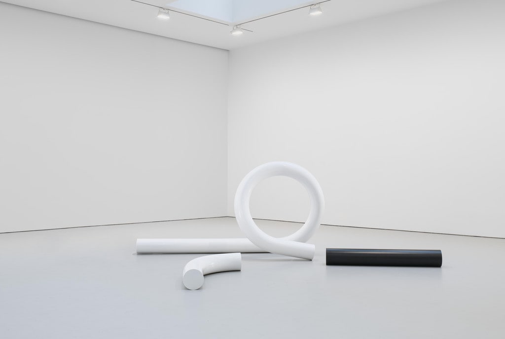 The White Tubular Glyph
