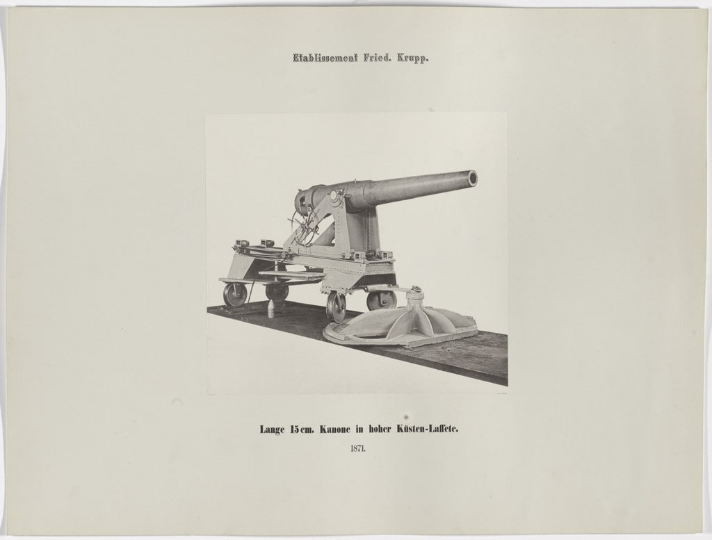Lange 15 cm. Kanone in hoher Kusten-Laffete