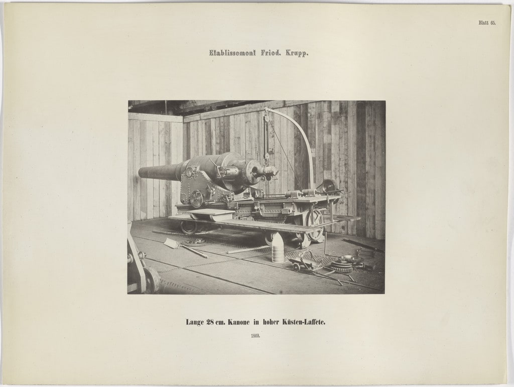 Lange 28 cm. Kanone in hoher Küsten-Laffete