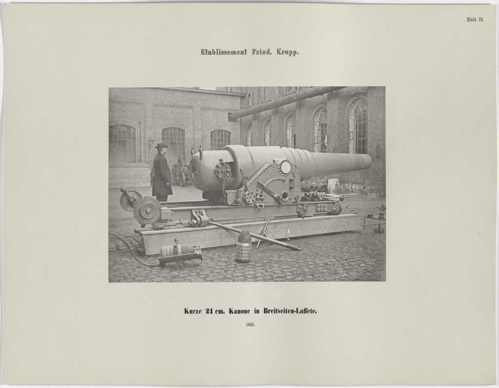 Kurze 24 cm. Kanone in Breitseiten-Laffete
