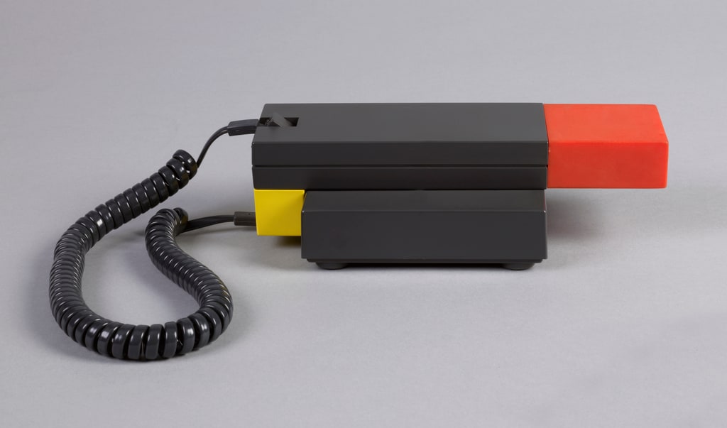 Enorme Telephone, 1986