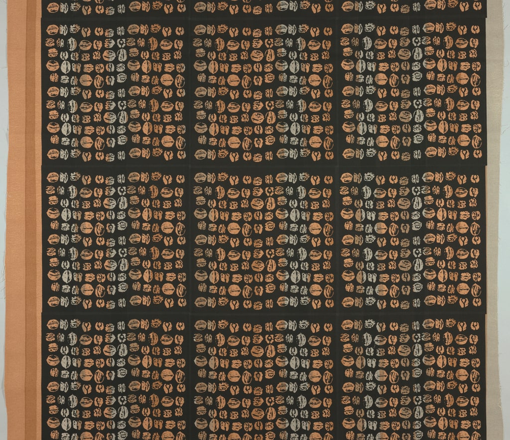 Textile, Walnuts
