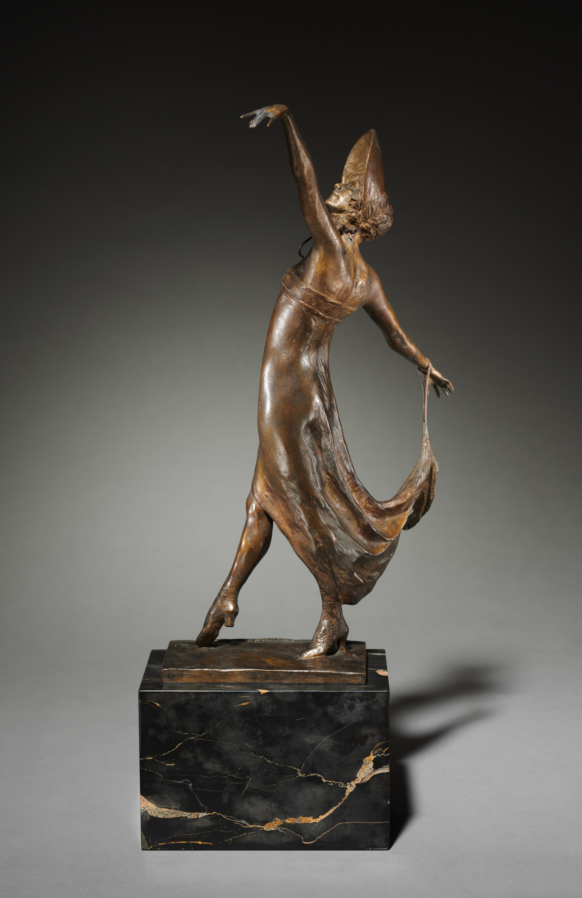 Pavlova Dancing the Gavotte