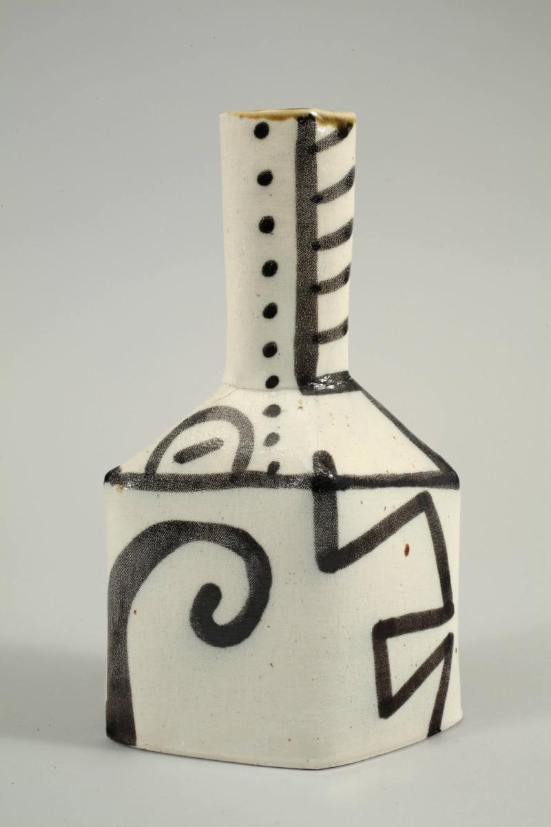 Linear-form Bottle
