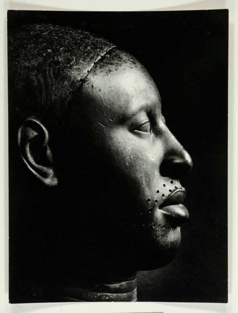 Bronze head. Ancient Ife.