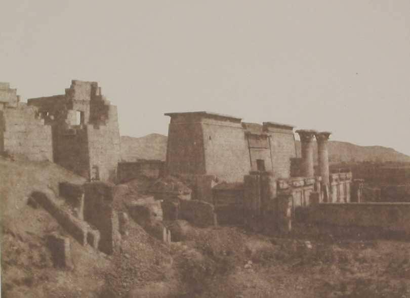 Medinet-Abou (Thebes), Constructions Antérieures - Vue Generale