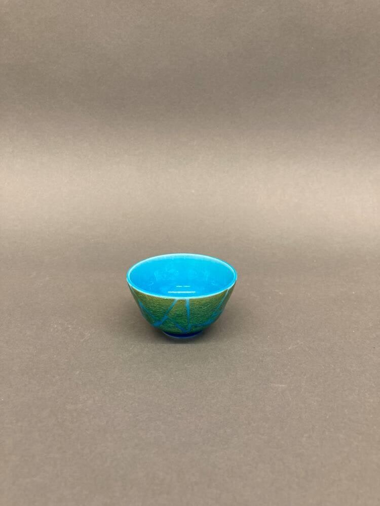 Yuri kinsai guinomi (Underglazed gold-foil sake cup)