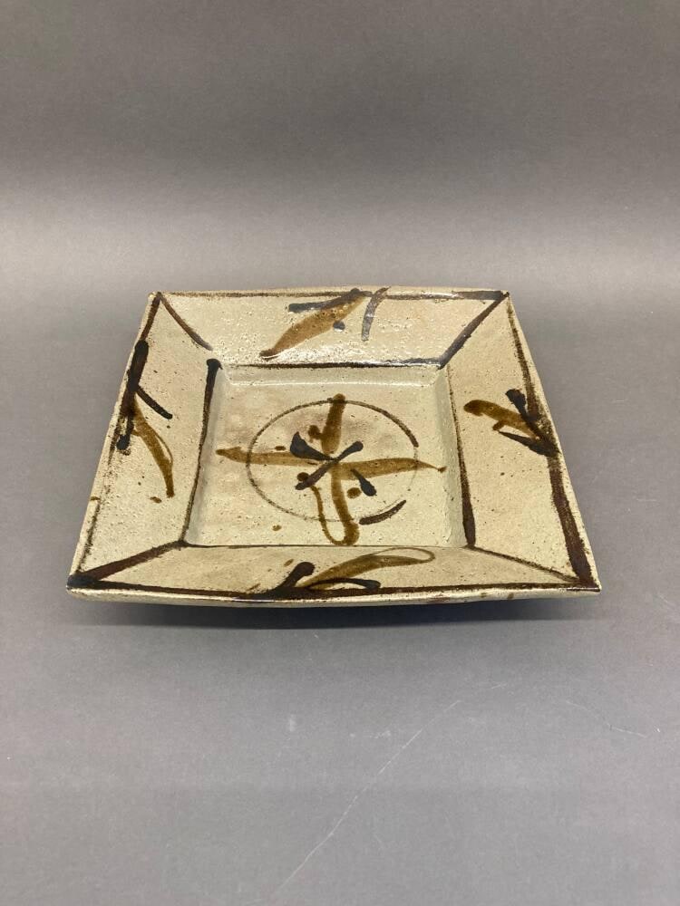 [Plate]
