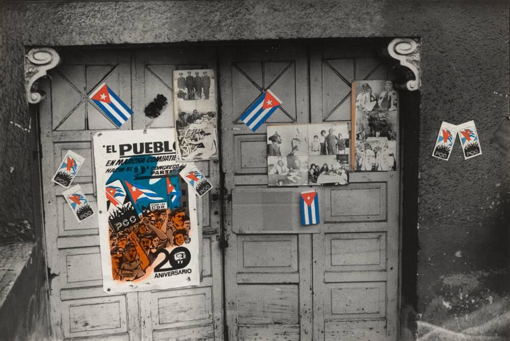 from the series Murales y banderas