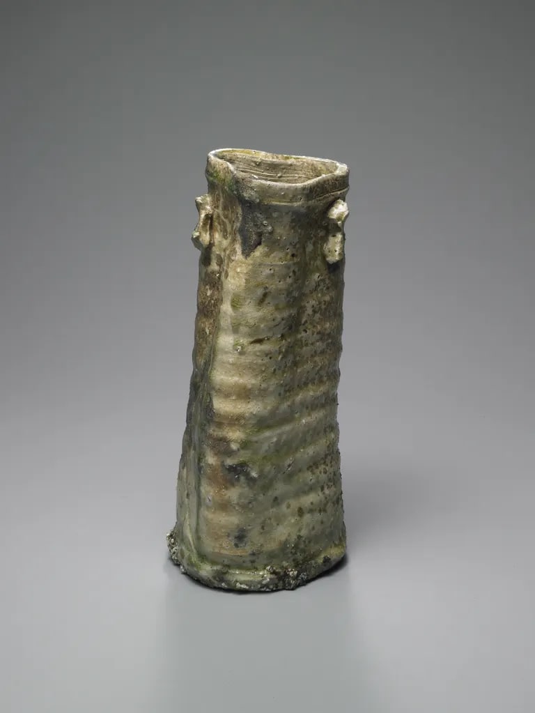 Flower vase (hanaire)