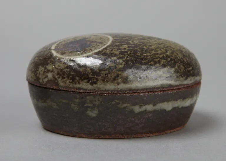 Incense box with lid