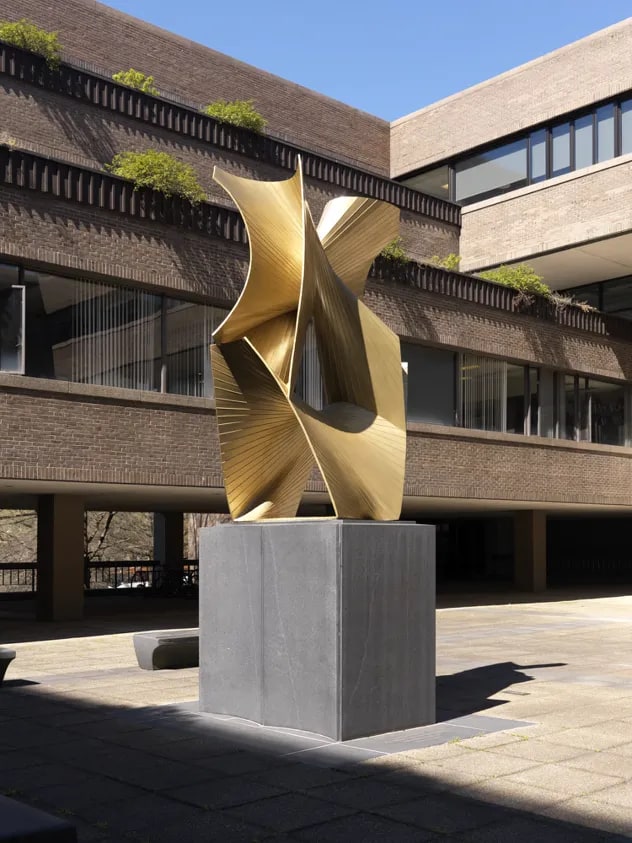Construction in the Third and Fourth Dimension