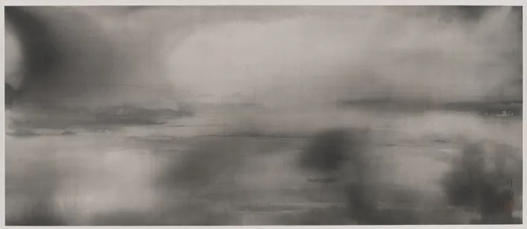So vast and hazy that the sky merges with the water (苍苍一色天连水)