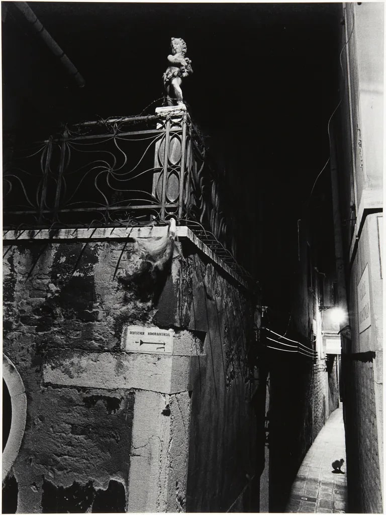 Alleyways on the Sea, from the portfolio Aerial Perspective – Venetia (空気遠近法)