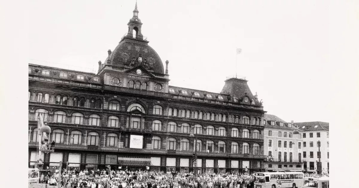 City Suspension event above the Royal Theatre, Copenhagen, 28 June 1985