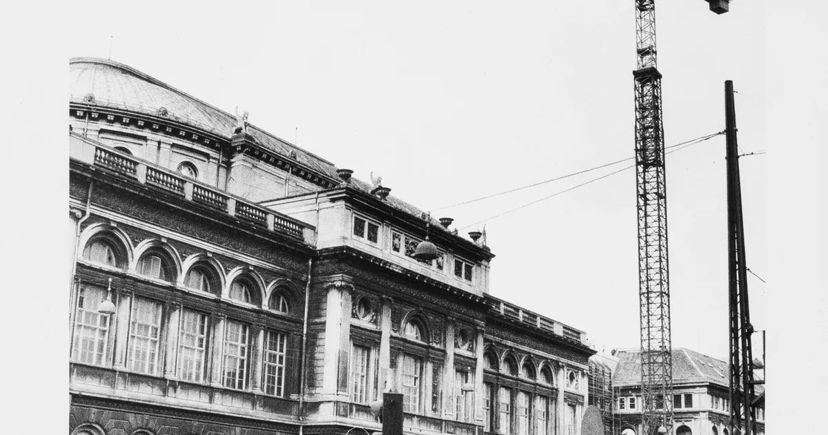 City Suspension event above the Royal Theatre, Copenhagen, 28 June 1985