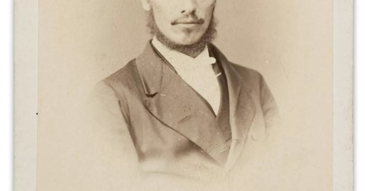 Crayon portrait of a gentleman