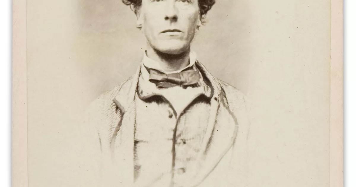 Crayon portrait of dark-haired gentleman