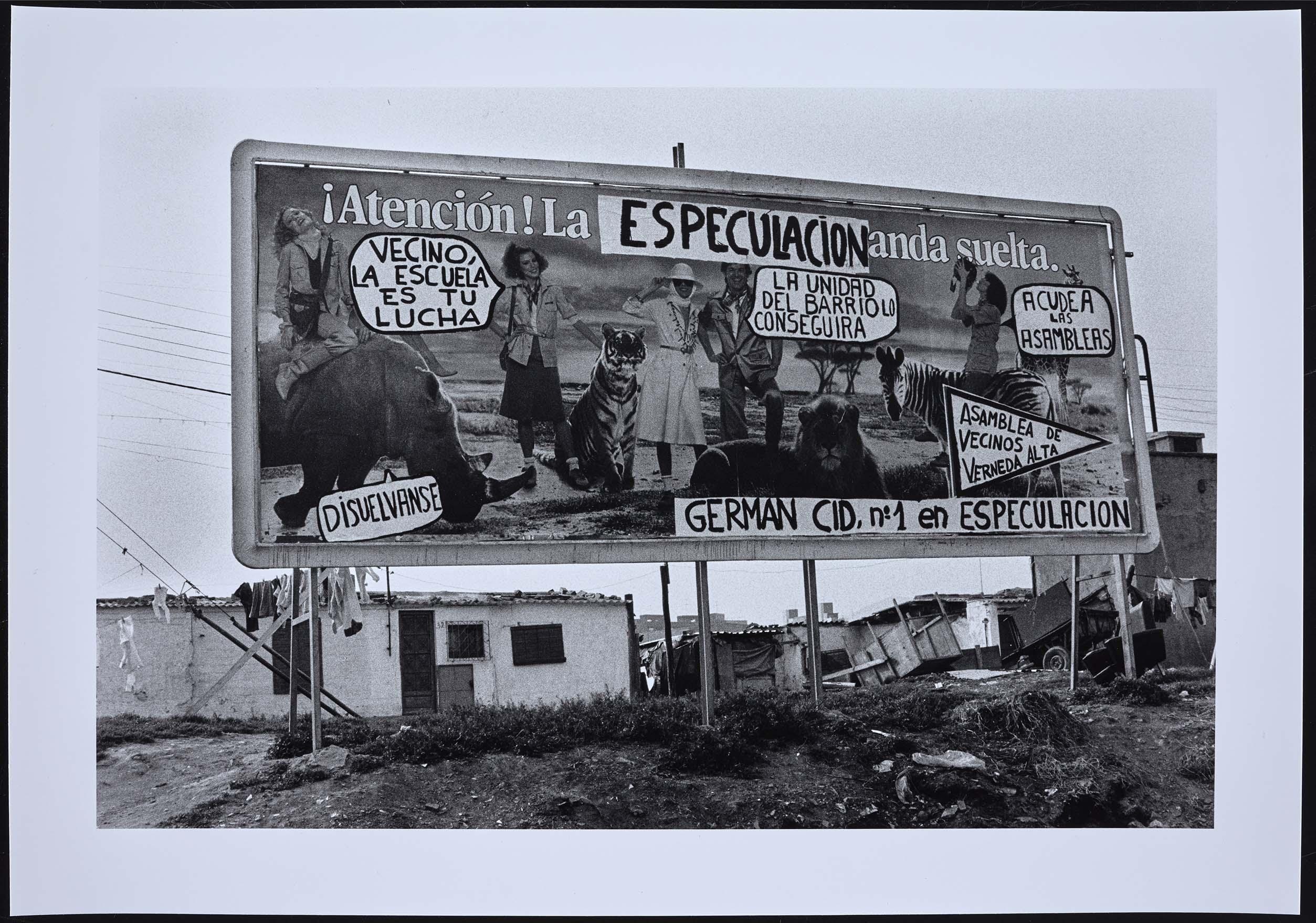 Valla publicitària de «El Corte Inglés» intervinguda pels veïns. Barcelona, 1976 (Valla publicitaria de «El Corte Inglés» intervenida por los vecinos. Barcelona, 1976)