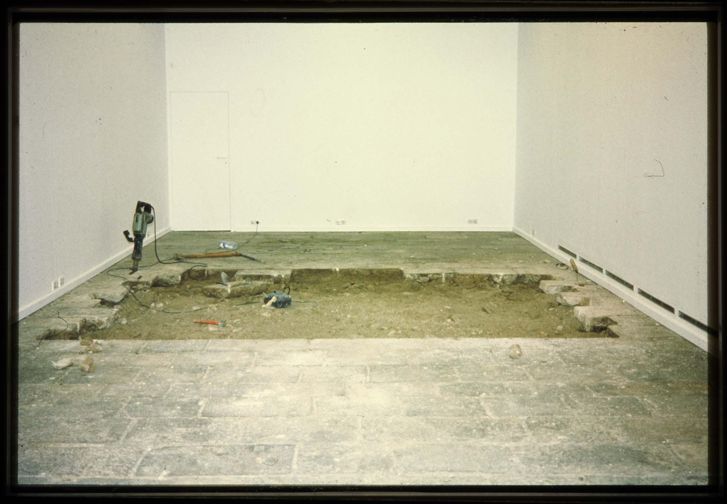 Explorando el suelo, Sala Montcada, Barcelona