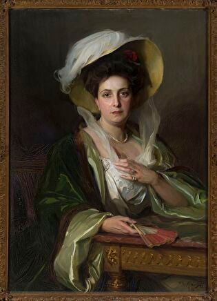 Portrait of a lady in a large hat
