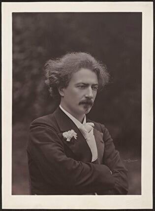 Portrait of Ignacy Jan Paderewski (1860-1941) (from the waist up, en trois quarts)