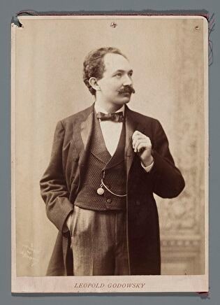 Portrait of Leopold Godowsky (1870-1938), United States pianist and composer of Polish origin (view from the knees upwards)
