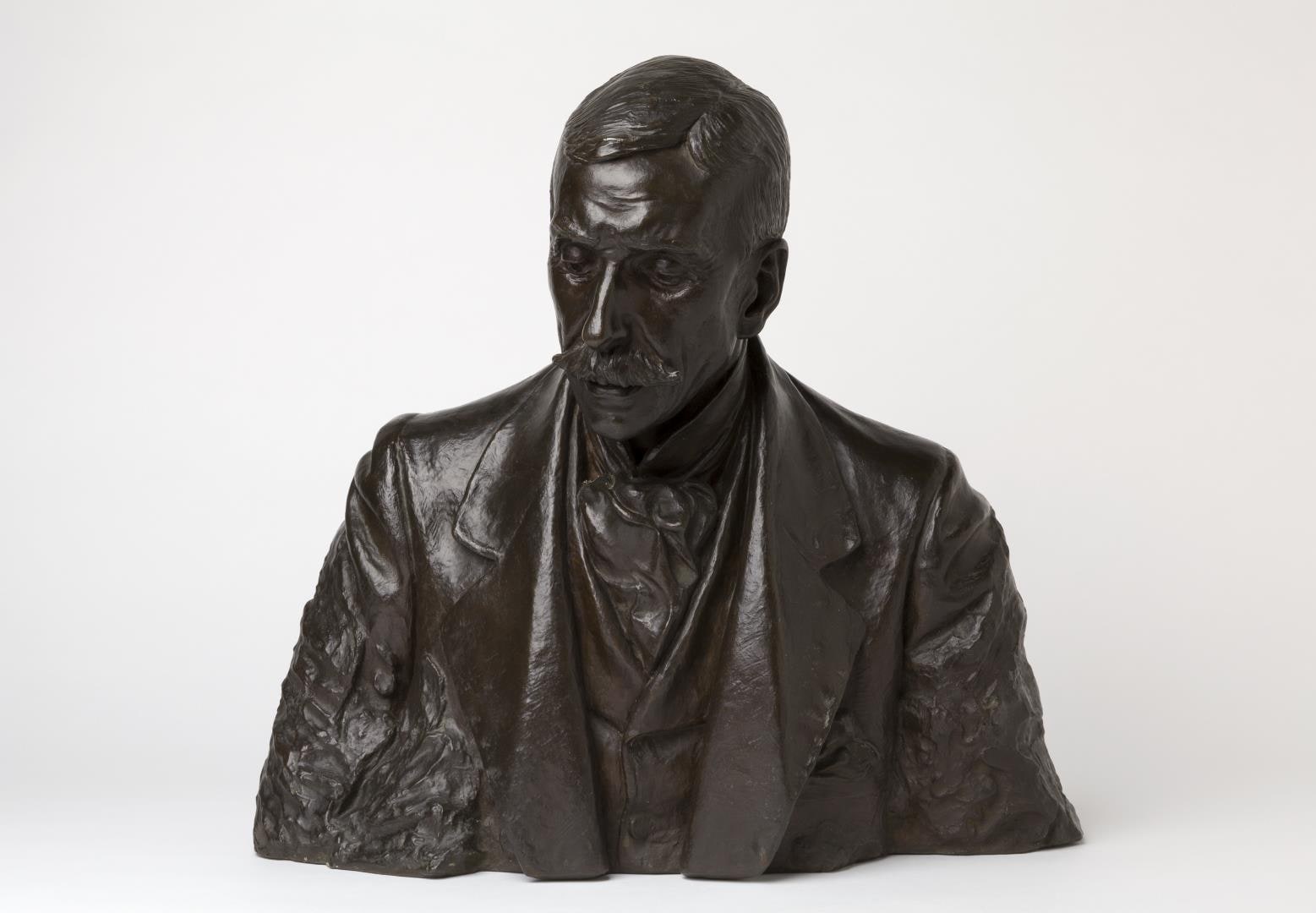 Busto de Eça de Queiroz