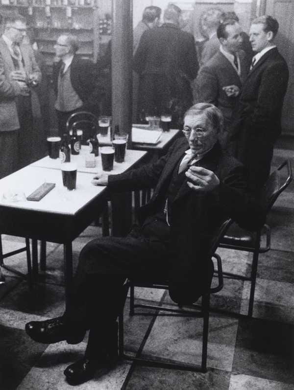 A Pub on Fleet Street, London