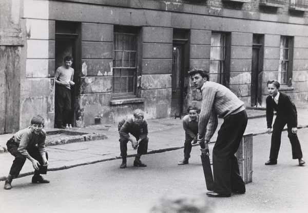 ‘Brindley Street, London‘, Roger Mayne, 1957 | Tate