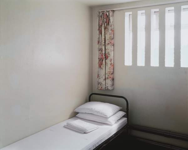 ‘Maze 050 Cell 1 Prison Cell. H-Block 5. The Maze Prison. N. Ireland‘, Donovan Wylie, 2003, printed 2020 | Tate
