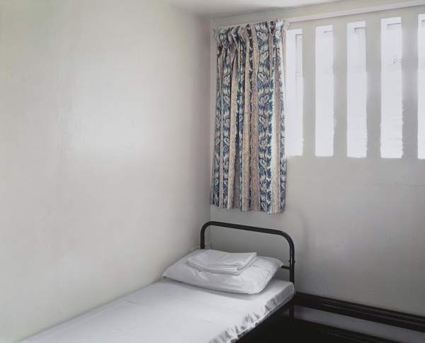 ‘Maze 053 Cell 4 Prison Cell. H-Block 5. The Maze Prison. N. Ireland‘, Donovan Wylie, 2003, printed 2020 | Tate