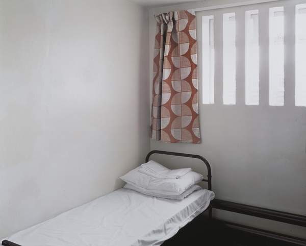 ‘Maze 054 Cell 5 Prison Cell. H-Block 5. The Maze Prison. N. Ireland‘, Donovan Wylie, 2003, printed 2020 | Tate