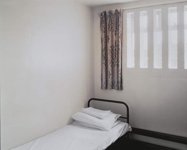 ‘Maze 050 Cell 6 Prison Cell. H-Block 5. The Maze Prison. N. Ireland‘, Donovan Wylie, 2003, printed 2020 | Tate