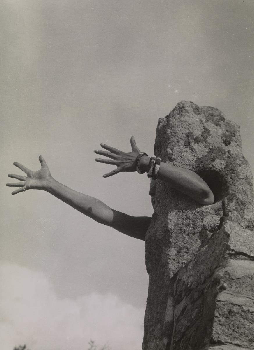 I Extend My Arms