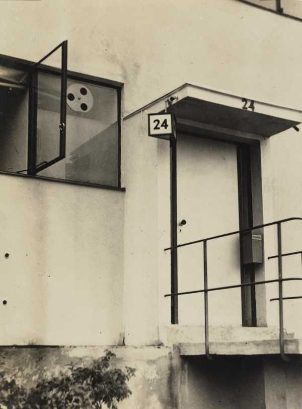 In Dessau (Modernist architecture)