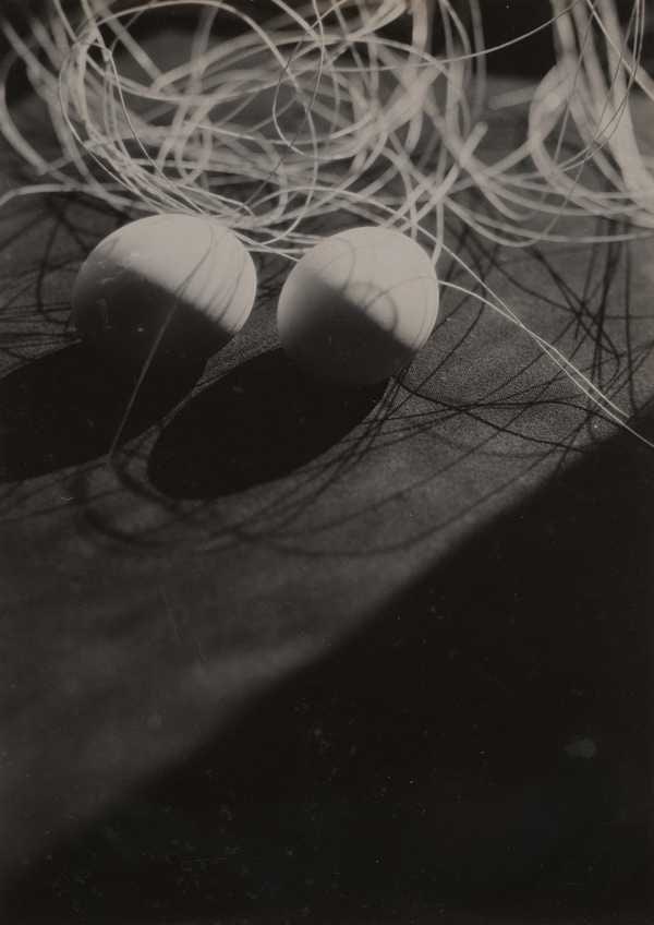 Untitled (Composition with eggs and string, Bauhaus)