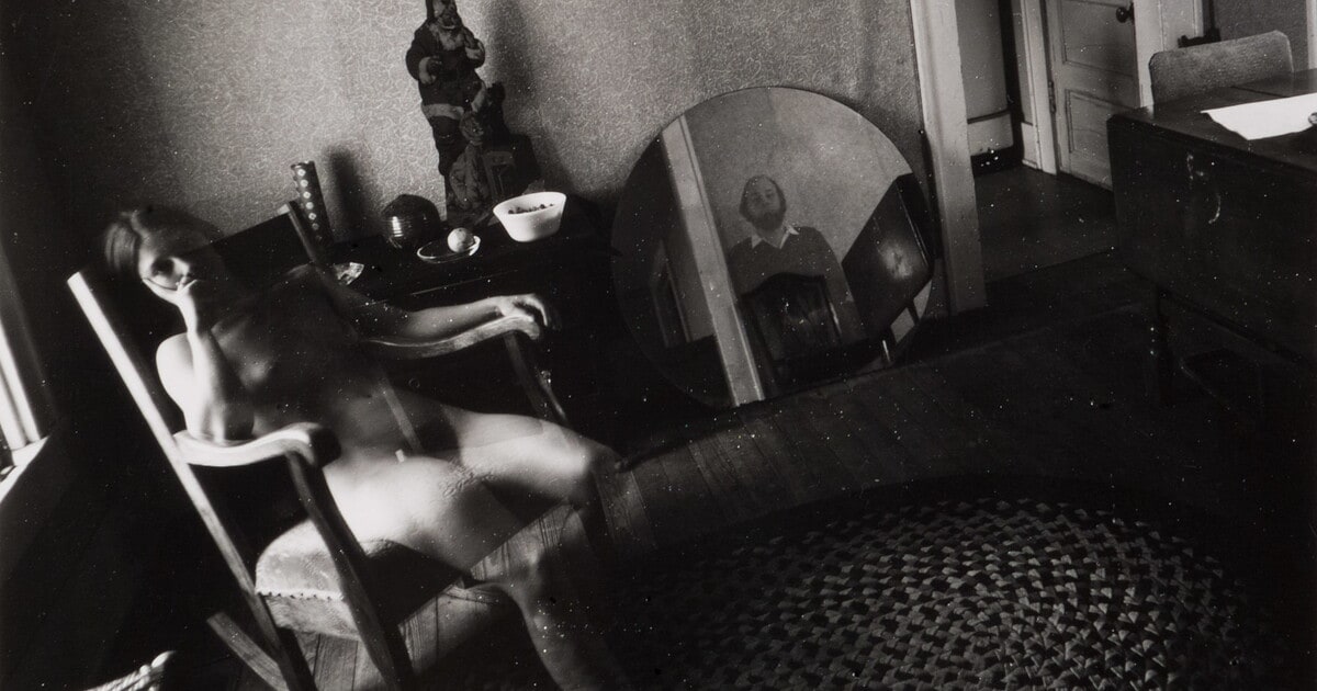 [Interior and nude]