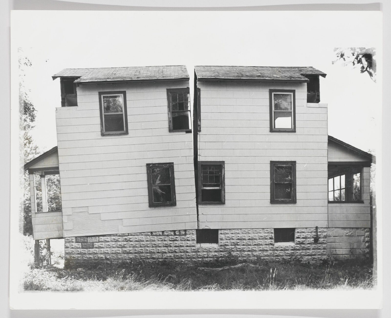 Splitting 9 (Documentation of the action "Splitting" made in 1974 in New Jersey, United States)