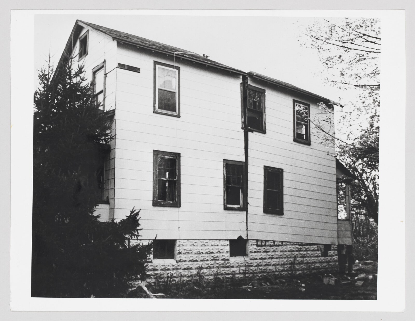 Splitting 5 (Documentation of the action "Splitting" made in 1974 in New Jersey, United States)