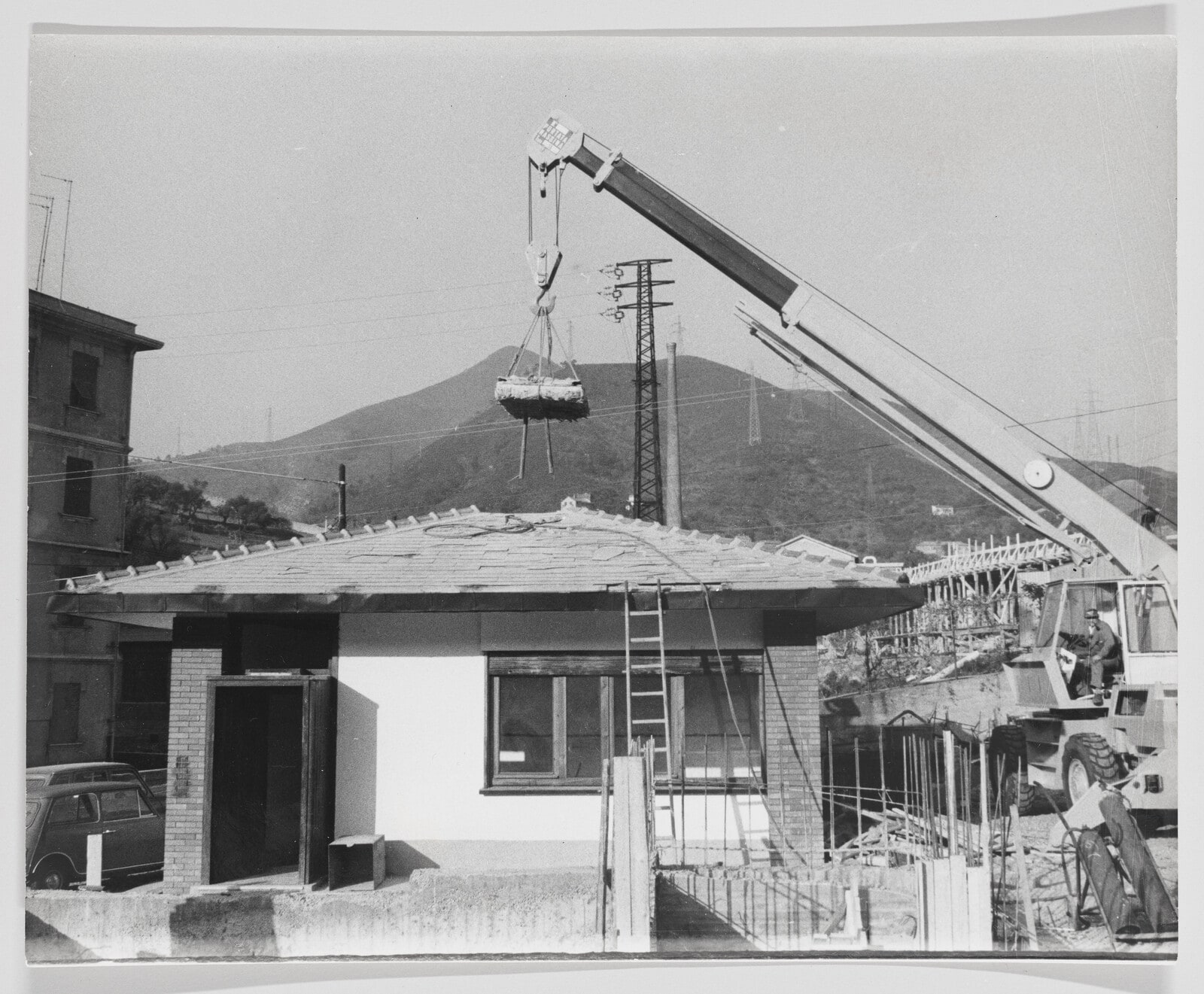 Atrium Roof 1 (Documentation of the action "Atrium Roof" made in 1973 in Genoa, Italy)