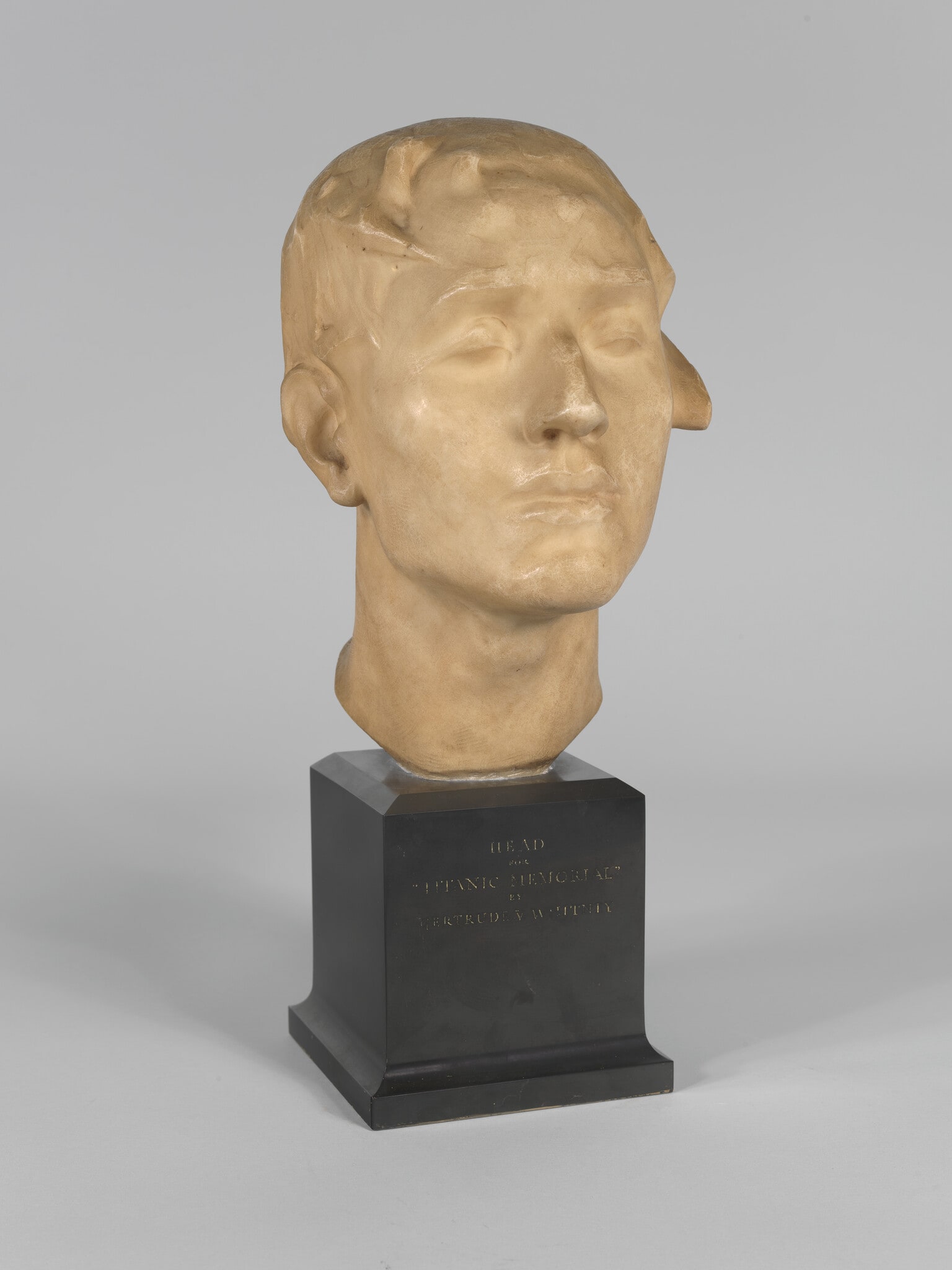 Head for Titanic Memorial