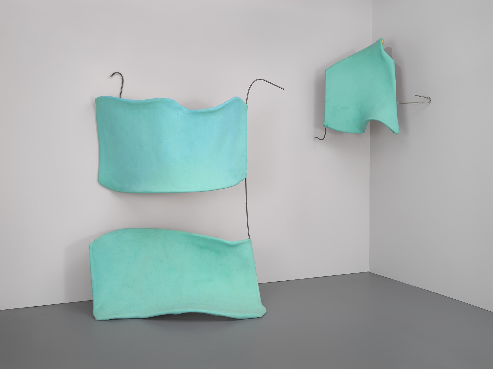 Interior biomorphic attachment